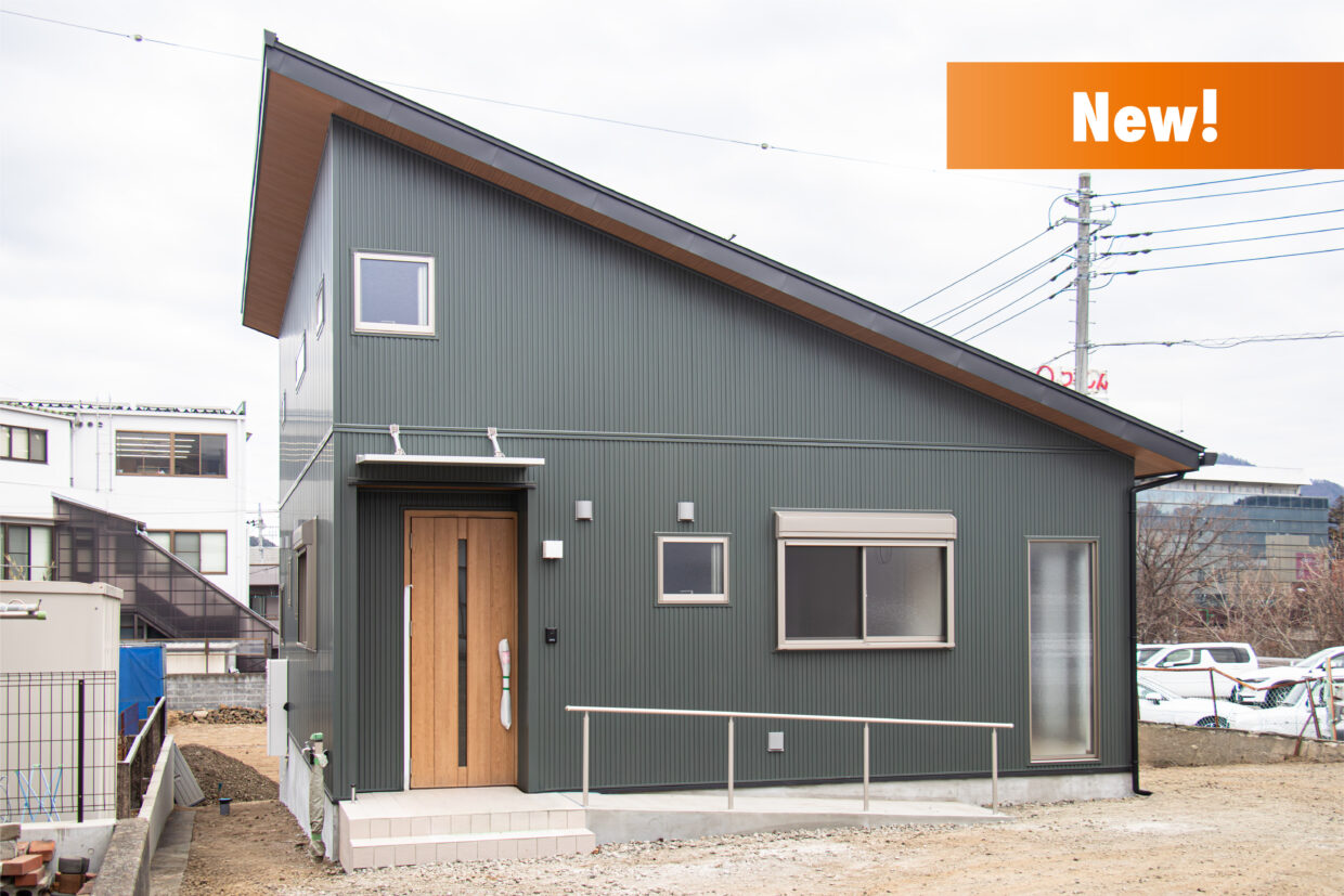 【1.5階建てスタイルの平屋】大容量の小屋裏とサンルームで、「平屋の課題」をスマートに解決した29坪の住まい